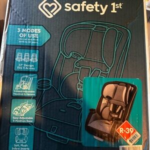 Safety 1st Convertible Car Seat NEW IN BOX!